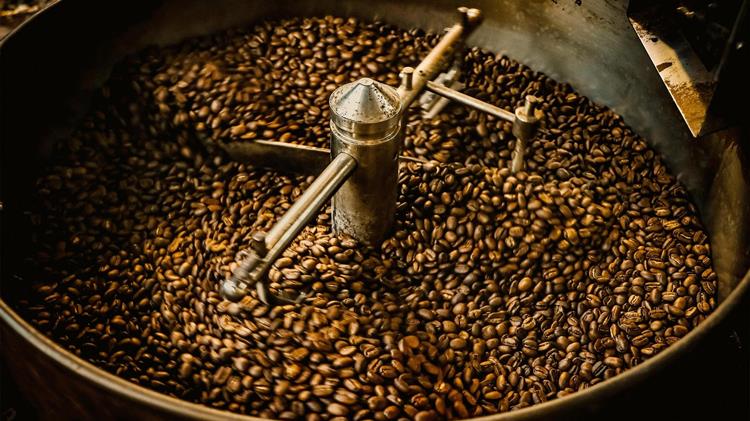 Παγκόσμια παραγωγή καφέ: Προβλέψεις για άλμα +17% στη Βραζιλία