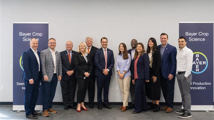 Η Bayer εγκαινιάζει Κέντρο Καινοτομίας Σπόρων στην Αϊόβα και επενδύει στη γεωργία ακριβείας