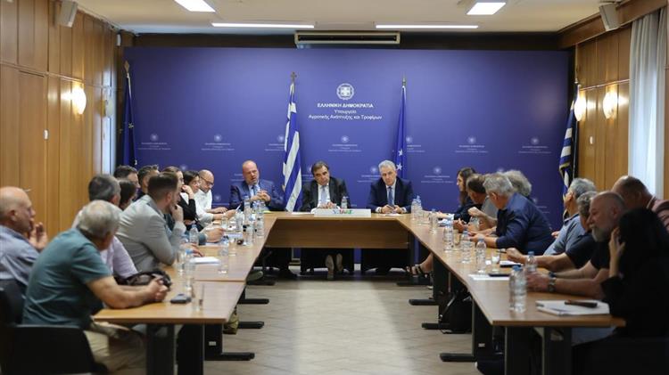 Επτά μέτρα στήριξης για την ελληνική αλιεία ανακοίνωσε ο Μ. Σχοινάς