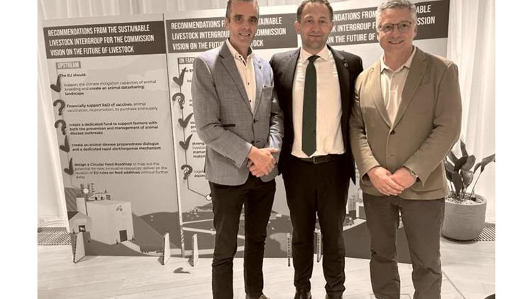 Κριστόφ Χάνσεν: Η Ευρώπη ετοιμάζει τη νέα στρατηγική για την κτηνοτροφία