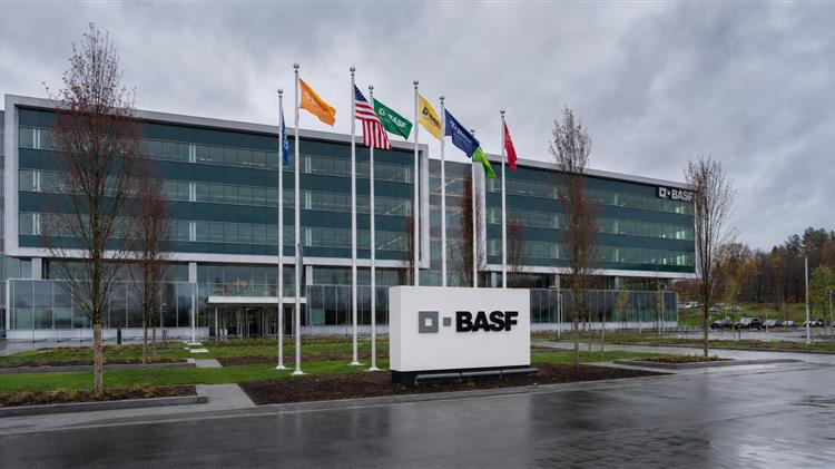 BASF: Ένα βήμα πριν από την αυτονόμηση του αγροτικού της βραχίονα