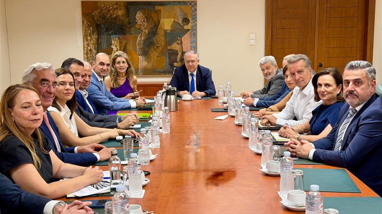 Εθνική πρωτοβουλία για μειώσεις τιμών τουλάχιστον 5% σε βασικά προϊόντα από 31 Αυγούστου