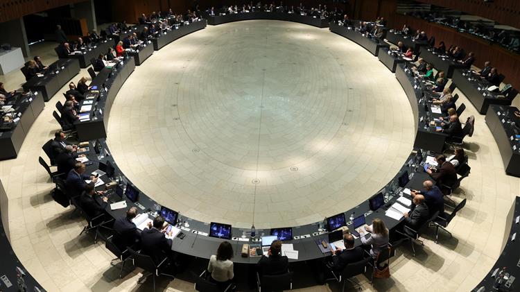 Επιδοτήσεις: Το μέλλον επί πιστώσει και το παρελθόν επί πληρωμή