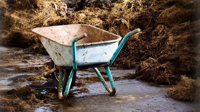 Οι κοντόφθαλμες, αφ’ υψηλού πολιτικές δεν πείθουν τους αγρότες