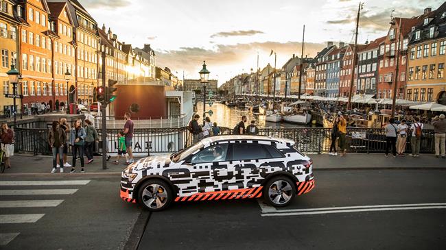 Αποκάλυψη: το διαστημικό εσωτερικό του Audi e-tron 