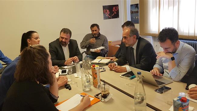 Σύσκεψη στο ΥπΑΑΤ για το καθεστώς εργασιακής σχέσης  των παράτυπα διαμενόντων αλλοδαπών εργατών γης