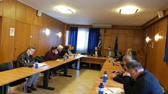 Σύσκεψη στο ΥΠΑΑΤ για την εγκατάσταση αυτόματων πωλητών φρεσκοστυμμένου χυμού σε δημόσιους χώρους