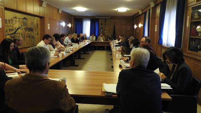 Διυπουργική σύσκεψη στο ΥπΑΑΤ με τη συμμετοχή παραγωγικών φορέων για το ενδεχόμενο επιβολής δασμών από τις ΗΠΑ σε ελληνικά αγροτικά προϊόντα