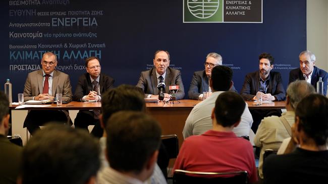 Σταθάκης: Στόχος είναι έως το 2030 να καταναλώνουμε 32,5% λιγότερη ενέργεια 