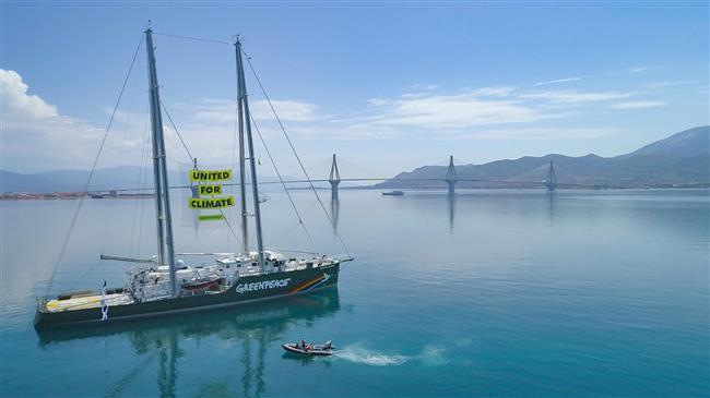 Το Rainbow Warrior στέλνει μήνυμα σε όλη την Ευρώπη από την Ελλάδα