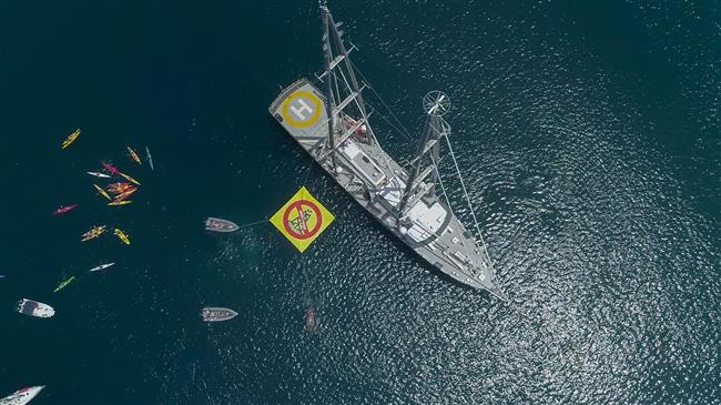 Θερμή υποδοχή του Rainbow Warrior στην Κεφαλονιά