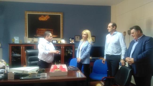 Επίσκεψη της Φ. Αραμπατζή και του  Α. Βεσυρόπουλου  στον Κ. Καλαΐτζίδη