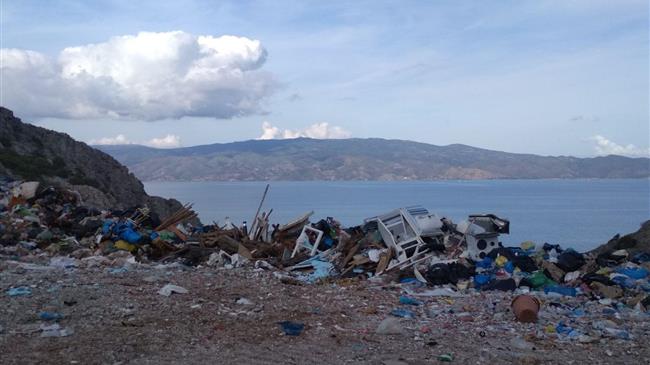 Αυτοψία του Μ. Γραφάκου στην Ύδρα, σε ένα από τα 5 οξύτερα προβλήματα της χώρας στη διαχείριση απορριμμάτων