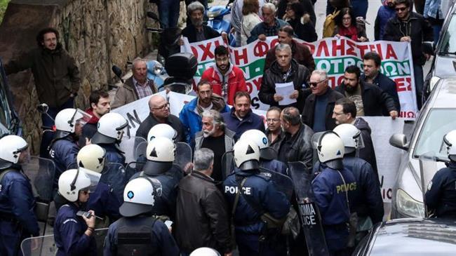  Επίθεση των ΜΑΤ με χημικά σε διαδηλωτές αγρότες