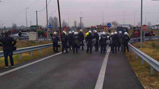 «Τα προβλήματα των αγροτών είναι περισσότερα απ’ όσες κλούβες ΜΑΤ και αν στείλουν»