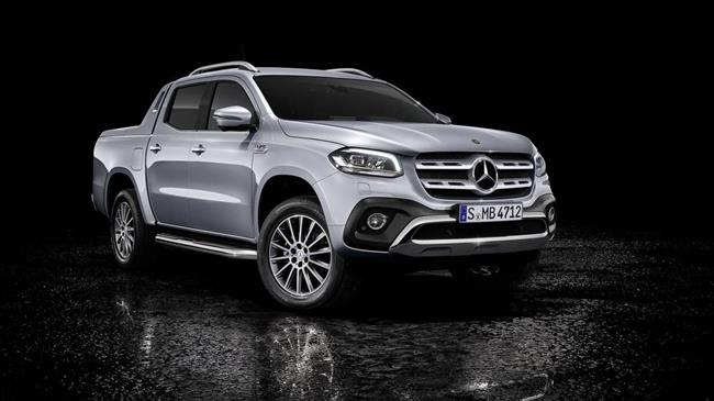 Την άγουσα για τα αποδυτήρια παίρνει η Mercedes X-Class 