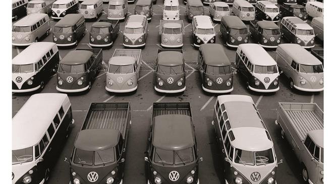 Volkswagen Transporter – το θρυλικό Bulli γιορτάζει τα 70 του χρόνια