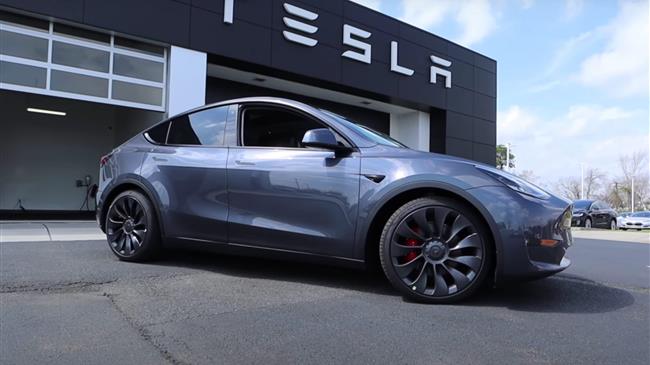 Tesla: Σε τρία χρόνια θα λανσαριστεί η «πολλά υποσχόμενη» νέα μπαταρία