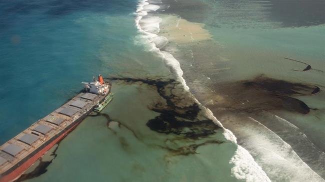 Οι επιστήμονες φοβούνται τη διαρκή επίδραση από την πετρελαιοκηλίδα του Μαυρίκιου