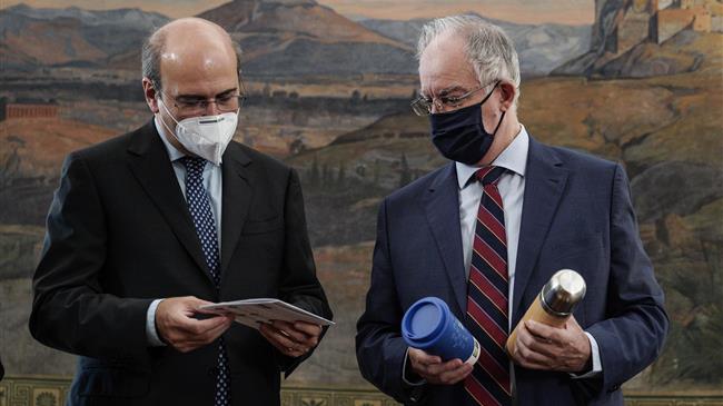 Εκστρατεία «Χωρίς Πλαστικά Μιας Χρήσης» και στη Βουλή