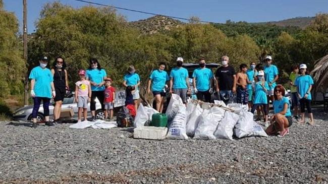 Την παραλία Χαραμίδας καθάρισε η ομάδα “Λέσβος χωρίς πλαστικά”