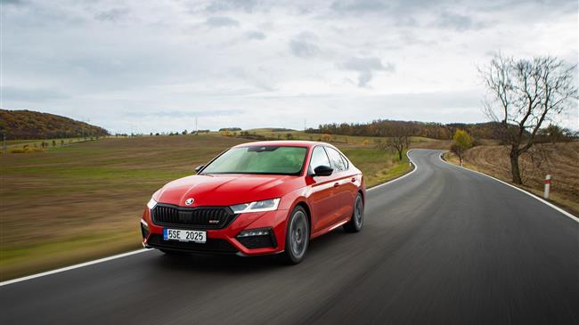 Νέα SKODA OCTAVIA RS: ακόμα πιο σπορ, στην κορυφή της γκάμας