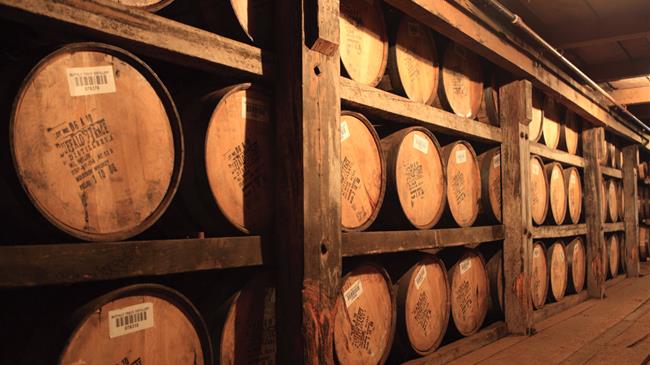 Σε χαμηλό δεκαετίας οι εξαγωγές σκωτσέζικου ουίσκι