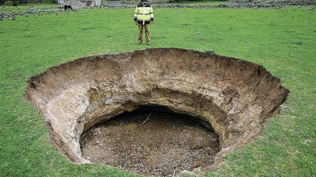 Νίσυρος: Γεωλογικό φαινόμενο αλλάζει τη μορφολογία του εδάφους με ρωγμές-κρατήρες που ενντυπωσιάζουν