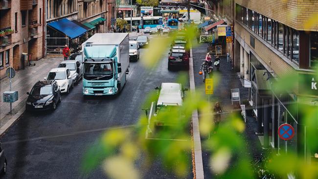 Η ICA Sweden ξεκινάει το ταξίδι της ηλεκτροκίνησης με τη Volvo Trucks