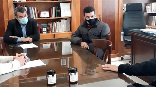 Συνάντηση του Αντιπεριφερειάρχη Καστοριάς με τον βραβευμένο Καστοριανό μελισσοκόμο Χρ. Τζακόπουλο