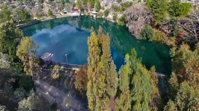 Πόλος έλξης του φυσιολατρικού τουρισμού στην Κρήτη έχει γίνει το χωριό Ζαρός με όχημα το νερό του