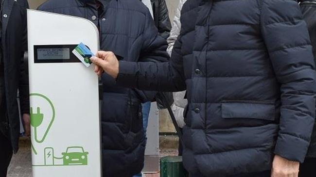 Θεσσαλία: Εγκαθιστά νέους σταθμούς φόρτισης ηλεκτρικών οχημάτων