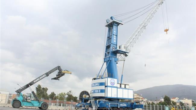 Νέο αυτοκινούμενο γερανό και μηχάνημα διακίνησης  εμπορευματοκιβωτίων απέκτησε το Λιμάνι του Βόλου