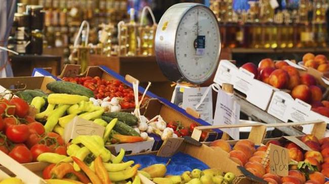 Λαϊκές αγορές: Μάχη για να κρατηθούν χαμηλές οι τιμές - Γιατί τα μήλα πωλούνται με καπέλο έως και 500%