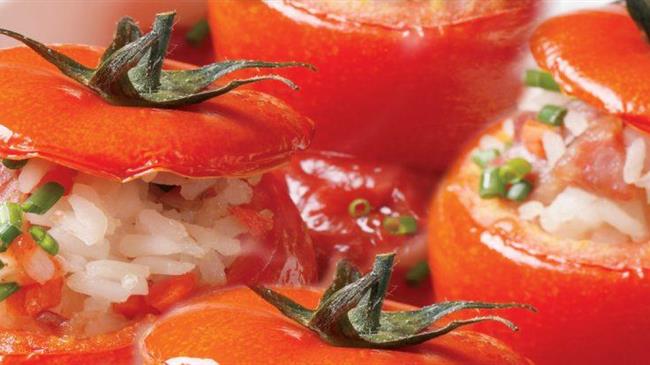 Ντομάτες γεμιστές με ρύζι