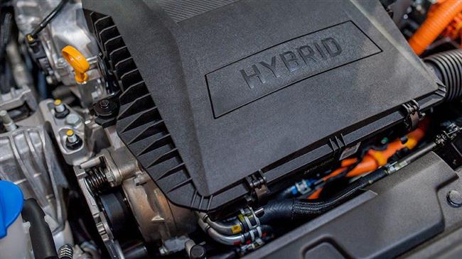 Δύο στους πέντε καταναλωτές παγκοσμίως εξακολουθούν να προτιμούν υβριδικά μοντέλα