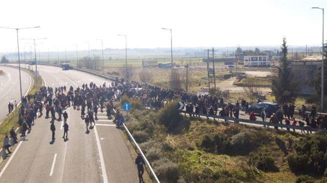 Λάρισα: Έκλεισε η Εθνική από τους αγρότες παρά το αντιμπλόκο των ΜΑΤ- Ενισχύονται τα μπλόκα