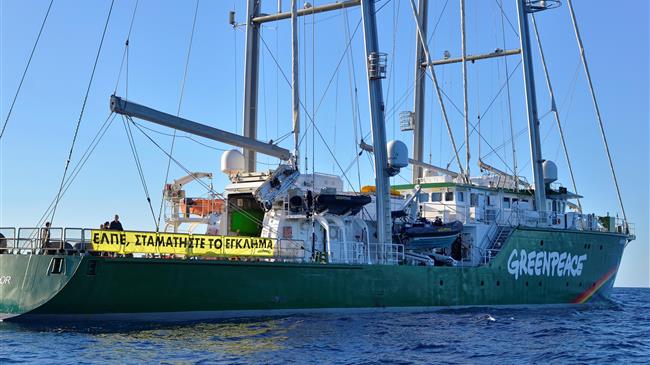 Το πλοίο της Greenpeace, Rainbow Warrior III, βρίσκεται στο Ιόνιο και παρακολουθεί τις σεισμικές έρευνες των ΕΛΠΕ!