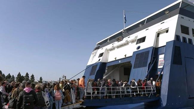 Αύξηση της επιβατικής κίνησης φέτος από τα λιμάνια της Αττικής σε σχέση με πέρυσι