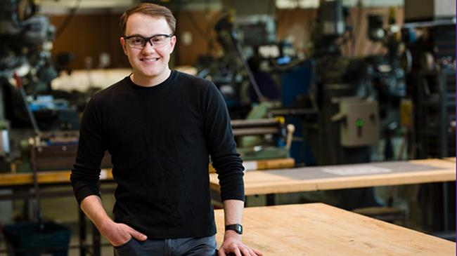 Πώς ένας μαθητής προσπαθεί να βοηθήσει για να ταΐσει τον κόσμο