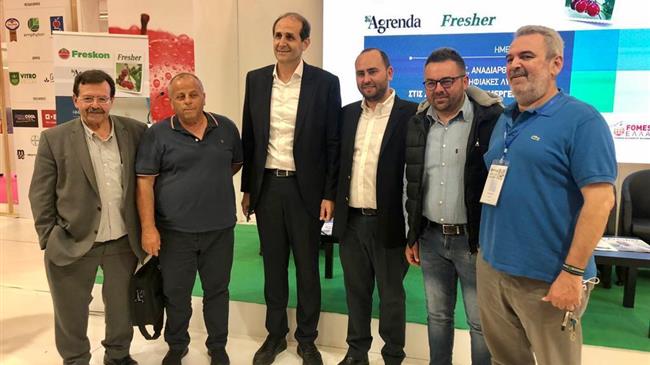 Στην έκθεση Freskon ο Λάκης Βασιλειάδης, δίπλα στους εκπροσώπους της Πέλλας