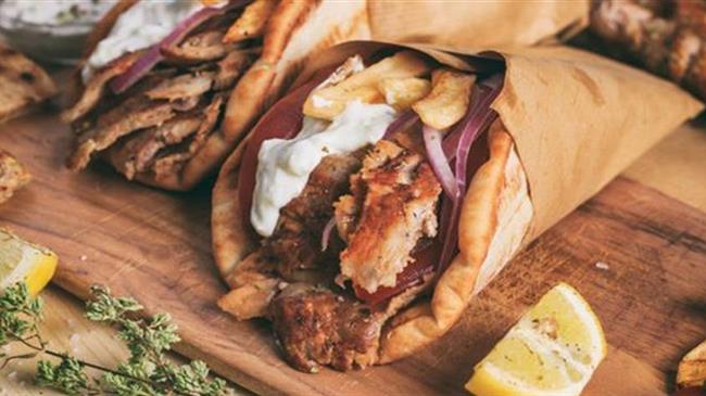 Πήρε φωτιά το «τυλιχτό»: Οι τιμές στην Ελλάδα και σε ποιες γειτονιές ξεπερνάει και τα 4 ευρώ