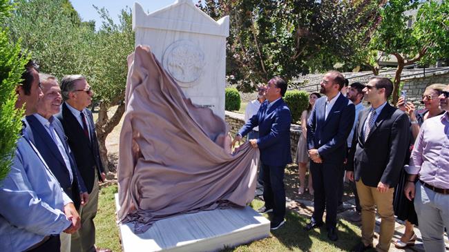 «Ξαναφυτεύουμε τους Ελαιώνες της Αρχαίας Ολυμπίας»: Μεγάλη δωρεά 135.000 δένδρων ελιάς προς τους πυρόπληκτους αγρότες