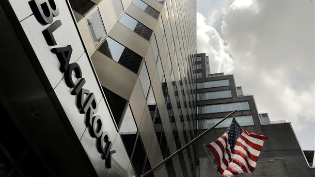 Φινκ (BlackRock): Οι ανατιμήσεις στα τρόφιμα πιο επικίνδυνες από την ακριβή βενζίνη