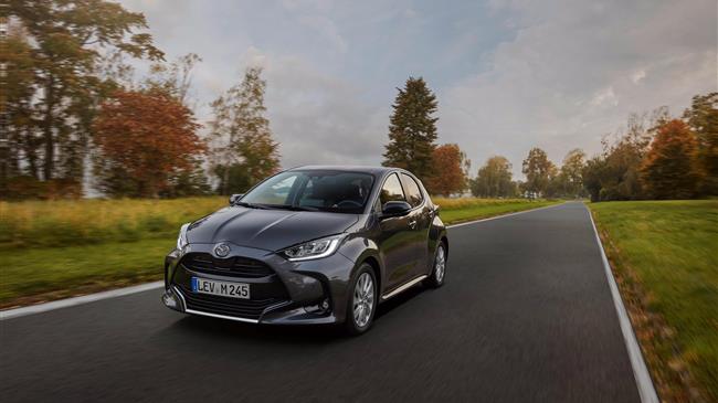 Η Mazda παρουσιάζει το πρώτο της πλήρως υβριδικό αυτοκίνητο