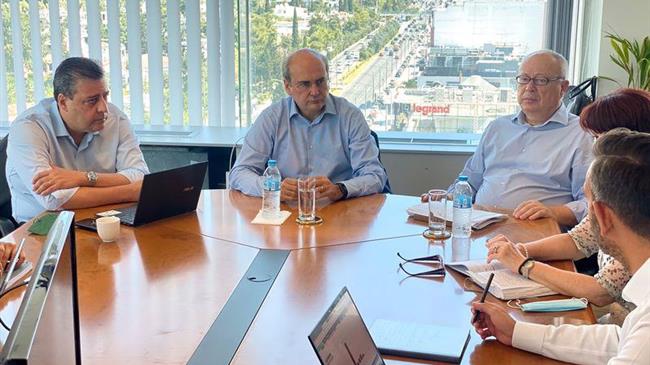 Η «τελική επίθεση» για τις συντάξεις τον Αύγουστο