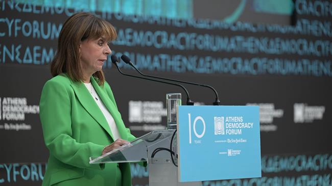 «Μία δεκαετία Δημοκρατίας και τώρα τι;»