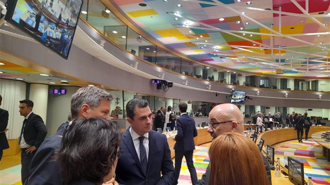 Σκρέκας: «Δεν θα παραδοθούμε στους εκβιασμούς αυταρχικών ηγετών»