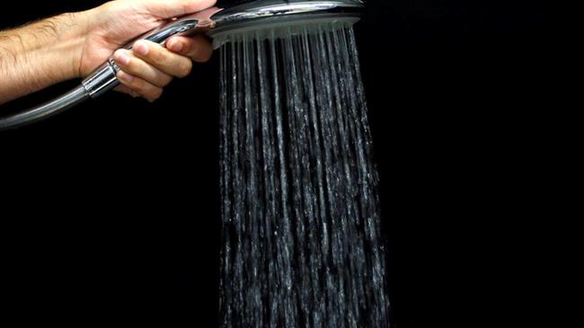 Εξοικονόμηση ενέργειας: Στο Βέλγιο περιορίζουν τη διάρκεια του ντους και σχεδιάζουν να επαναφέρουν τα δημόσια λουτρά