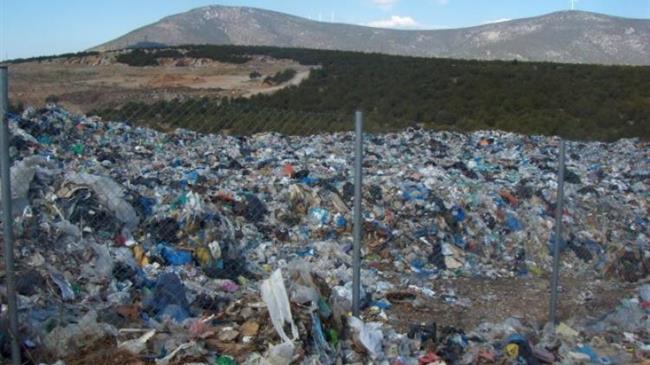 Σκρέκας: «Με εντατικούς ρυθμούς απαλείφονται οι παράνομες χωματερές»